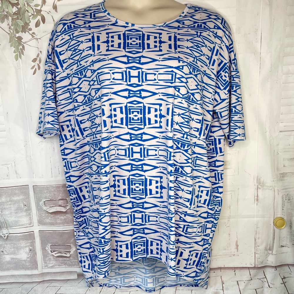 LuLaRoe Irma White Blue Geometric Stretch Knit Casual Top T Shirt Sz. XL USED